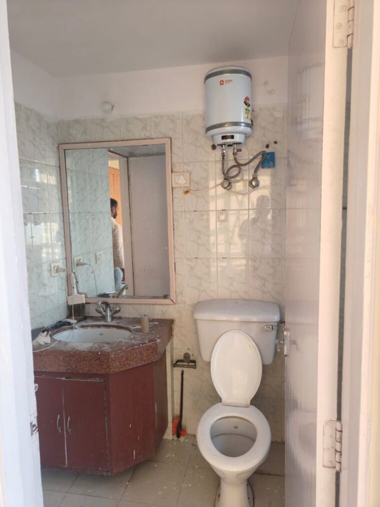 Bathroom, ansal-sushant-estate 3 Bedroom 1340 Sq.Ft. Apartment In Sector 52 Gurgaon 10199796