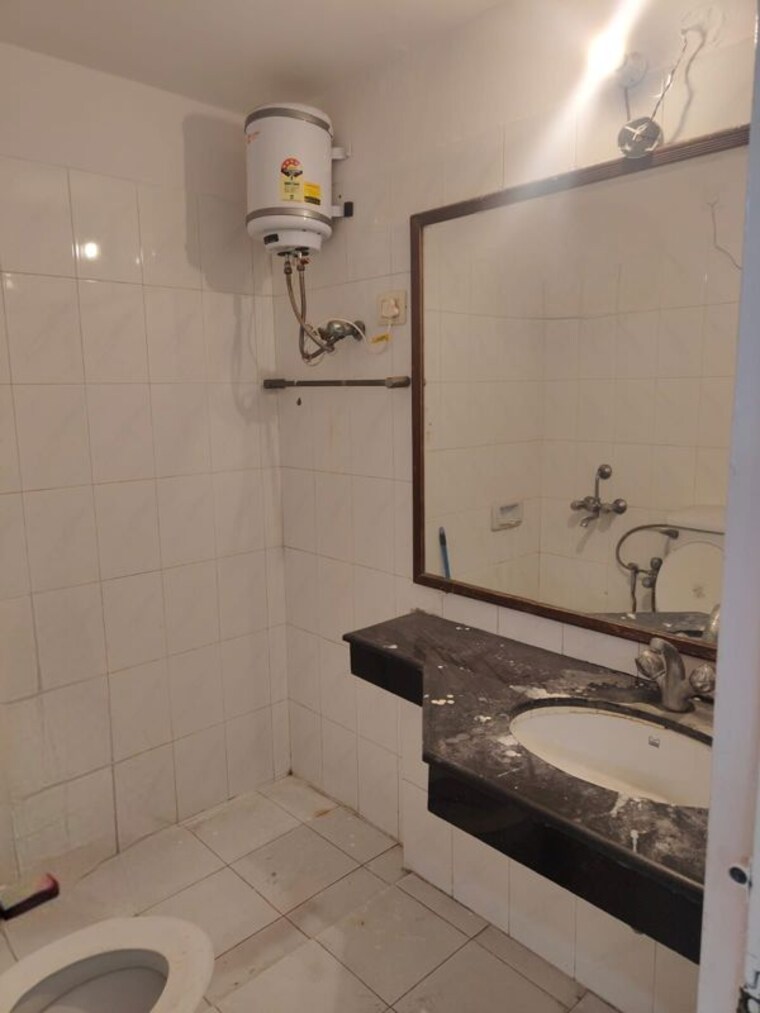 Bathroom, ansal-sushant-estate 3 Bedroom 1340 Sq.Ft. Apartment In Sector 52 Gurgaon 10199796