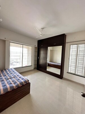 Room in 2 BHK Apartment at Sharada Spandan Apartments, Warje – for Rent