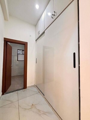 Building Lobby in 1 RK Builder Floor at Pragati Hills, Sector 47 – for Rent