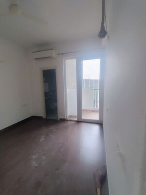 Room in 3 BHK Apartment at Mapsko Mount Ville, Sector 79 – for Rent