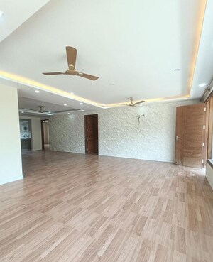 Kitchen in 3 BHK Builder Floor at ROF Portico, Sector 43 – for Rent