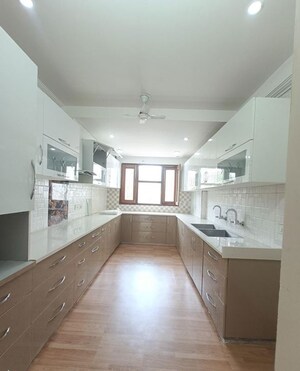 Kitchen in 3 BHK Builder Floor at ROF Portico, Sector 43 – for Rent