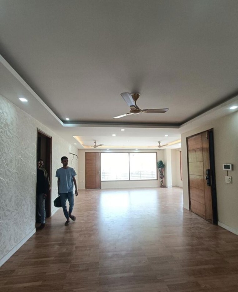 undefined, rof-portico 3 Bedroom 342 Sq.Yd. Builder Floor In Sector 43 Gurgaon 10199809