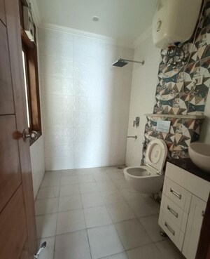 Bathroom in 3 BHK Builder Floor at ROF Portico, Sector 43 – for Rent
