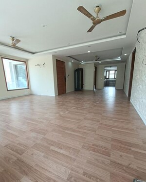 3 BHK Builder Floor For Rent in ROF Portico, Sector 43