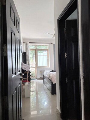 Building Lobby in 1 RK Builder Floor at Pragati Hills, Sector 47 – for Rent