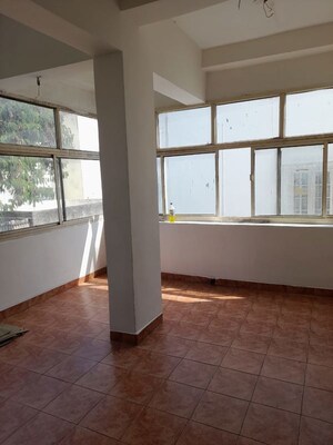 Room in 5 BHK Apartment at Banjara Hills – for Rent