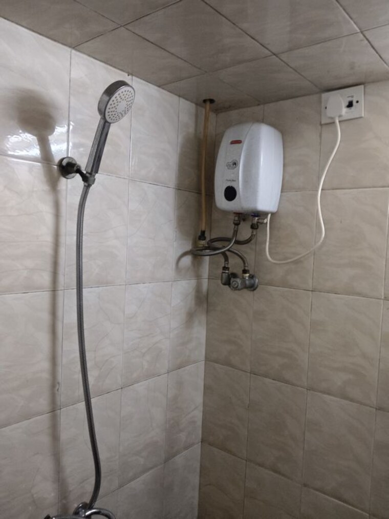 Bathroom, vile parle west 1 Bedroom 490 Sq.Ft. Apartment In Vile Parle West Mumbai 10199832