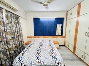 Bedroom in 2.5 BHK Apartment at Hiranandani Estate, Ghodbunder Road – for Rent