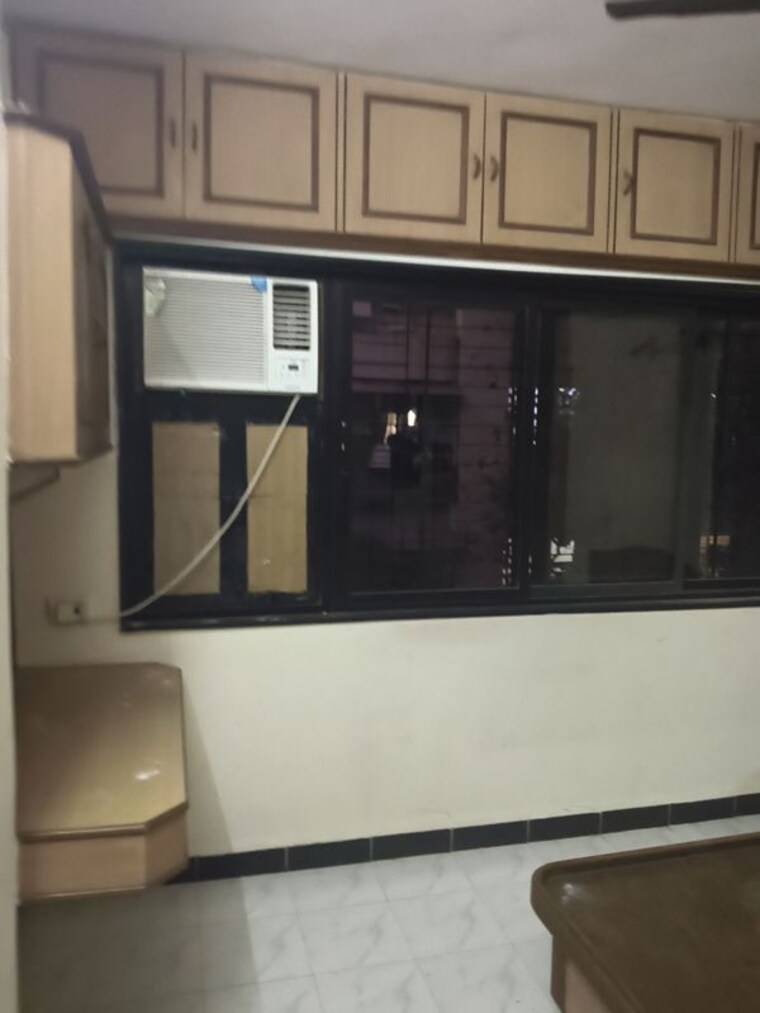 Room, vile parle west 1 Bedroom 500 Sq.Ft. Apartment In Vile Parle West Mumbai 10199844