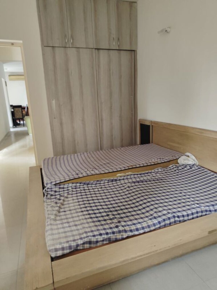 Bedroom, emaar-emerald-estate 3.5 Bedroom 1500 Sq.Ft. Apartment In Sector 65 Gurgaon 10199836