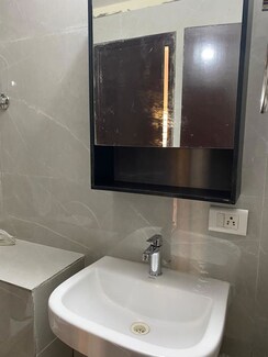 3 BHK + Servant Room Apartment For Rent in BPTP Park Grandeura