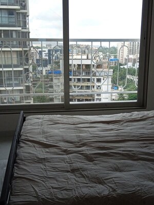 Room in 2 BHK Apartment at New India Himalaya, Andheri East – for Sale