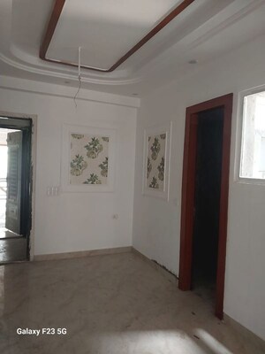 Room in 3 BHK Builder Floor at MM House, Sector 73 – for Sale