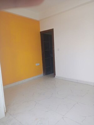 Room in 2 BHK Builder Floor at Sector 73 – for Sale