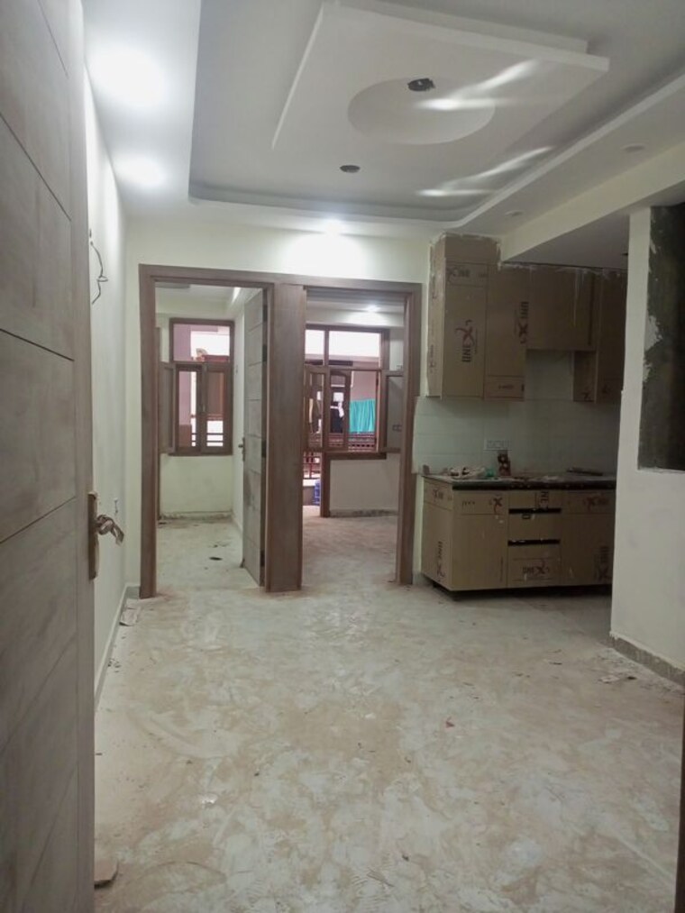 Room, sector 73 2 Bedroom 900 Sq.Ft. Builder Floor In Sector 73 Noida 10197144
