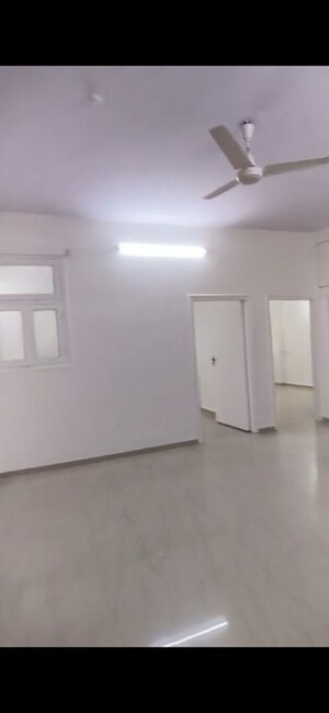 Building Lobby in 2 BHK Apartment at Shankar Sagar, Breach Candy – for Rent