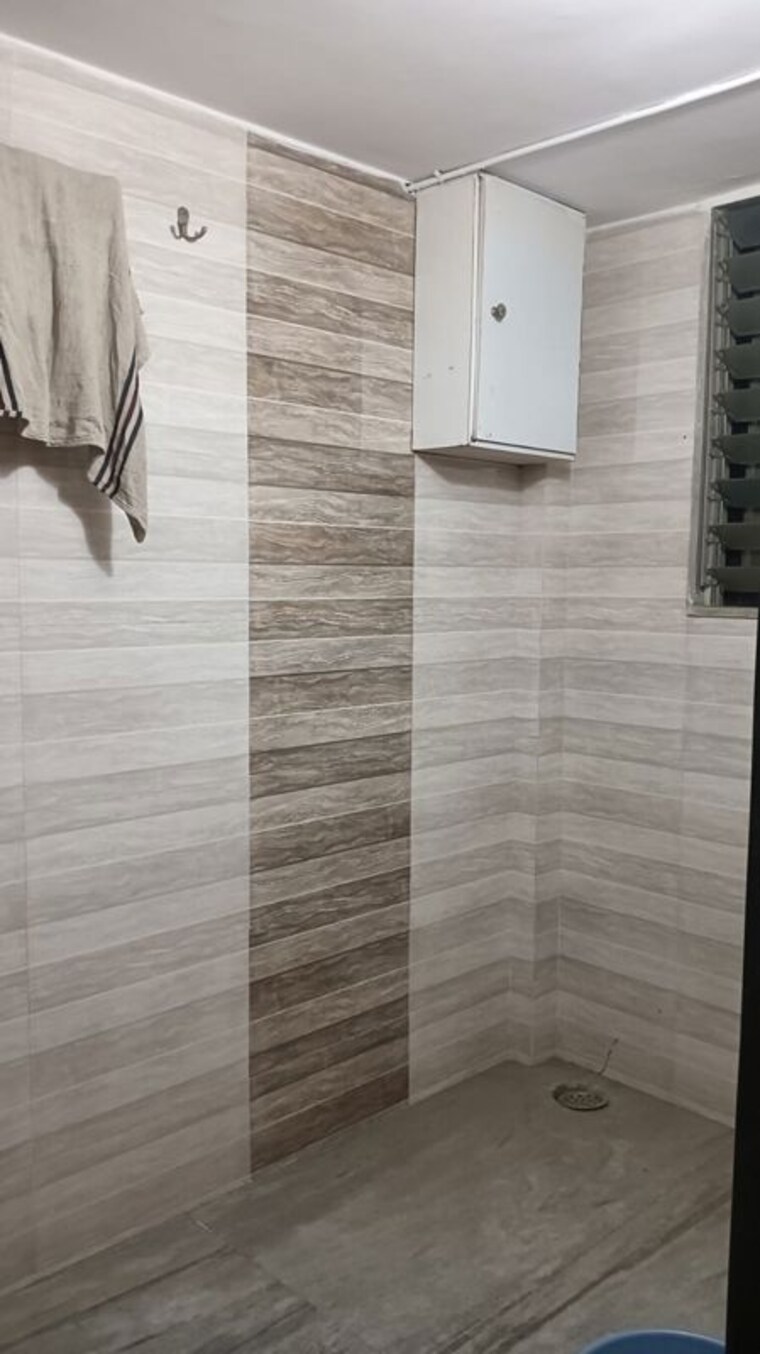 Bathroom, vastu-acharya-ashram Commercial Office Space in IT/SEZ 900 Sq.Ft. In Borivali West Mumbai 10199880