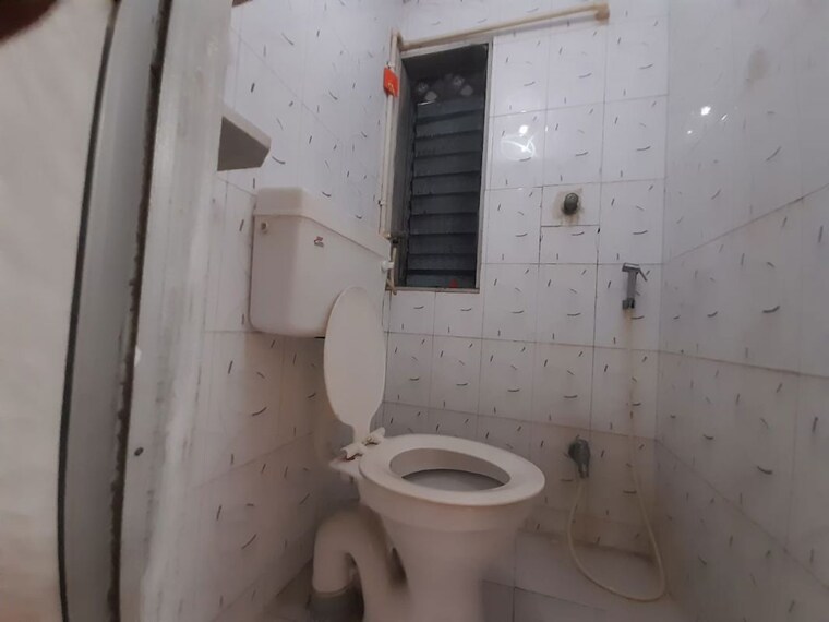 Bathroom, vaibhav-chs-malad 1 Bedroom 381 Sq.Ft. Apartment In Malad East Mumbai 10199893