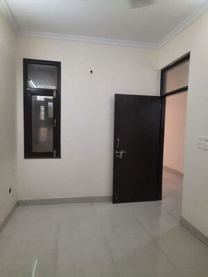 Room in 1.5 BHK Builder Floor at Mayur Vihar – for Rent