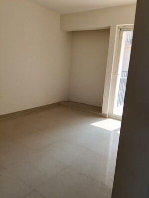 Room in 4 BHK Apartment at Amrapali Heartbeat City, Sector 107 – for Sale