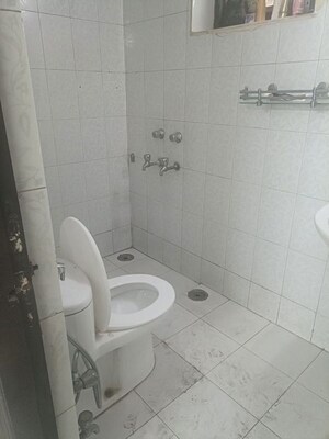 Bathroom in 3 BHK Builder Floor at Unitech South City II, Sector 50 – for Rent