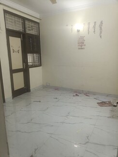 3 BHK + Pooja Room Builder Floor For Rent in Unitech South City II
