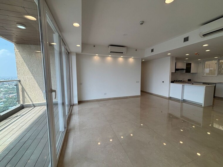 Room, okhla industrial estate phase 1 3 Bedroom 2700 Sq.Ft. Apartment In Okhla Industrial Estate Phase 1 Delhi 10188975