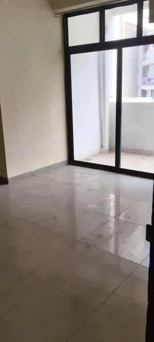 Room in 4 BHK Apartment at Ajnara Grace, Raj Nagar Extension – for Sale
