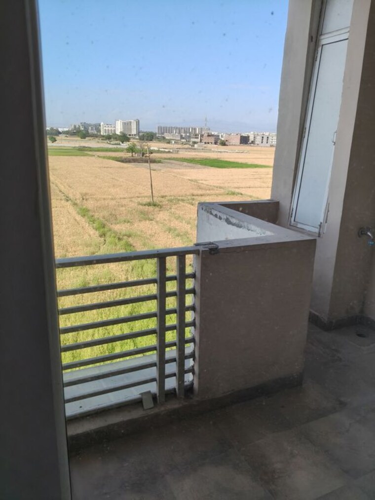 Balcony, ambala highway 3 Bedroom 1600 Sq.Ft. Builder Floor In Ambala Highway Zirakpur 10199925