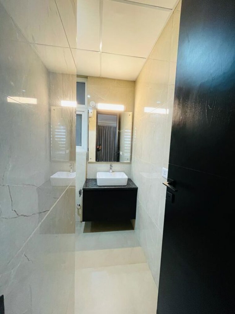 Bathroom, royal-homez 1 Bedroom 650 Sq.Ft. Apartment In Sector 43 Gurgaon 10199926