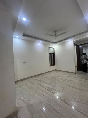 Room in 2 BHK Builder Floor at Chattarpur – for Rent