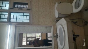 Bathroom in 4 BHK Builder Floor at Unitech South City II, Sector 50 – for Rent