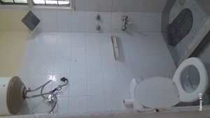 Bathroom in 4 BHK Builder Floor at Unitech South City II, Sector 50 – for Rent