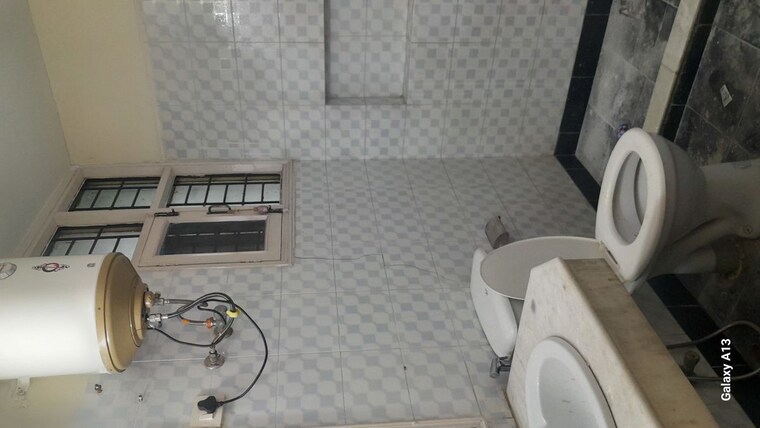 Bathroom, unitech-south-city-ii 4 Bedroom 4500 Sq.Ft. Builder Floor In Sector 50 Gurgaon 10199958