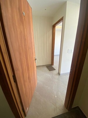 Room in 3 BHK Builder Floor at Sector 51 – for Rent