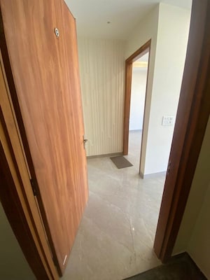 Room in 3 BHK Builder Floor at Sector 44 – for Rent