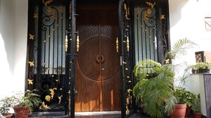 5 BHK Builder Floor – Exterior View View at Ardee Mall, Sector 52 - for Sale