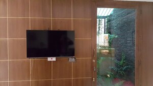 Living Room in 5 BHK Builder Floor at Ardee Mall, Sector 52 – for Sale