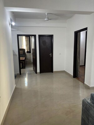 Room in 2 BHK Apartment at Amrapali Silicon City, Sector 76 – for Rent