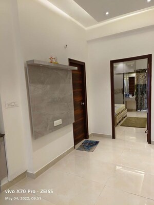 Room in 3 BHK Builder Floor at Bollywood Esencia, Ghazipur – for Rent