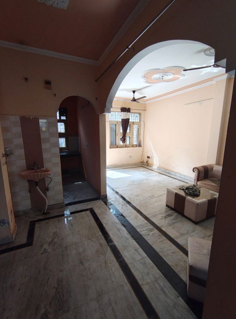 Room, delta ii greater noida 2.5 Bedroom 120 Sq.Mt. Independent House In Delta Ii Greater Noida Greater Noida 10200010