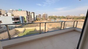 Swimming Pool in Studio Apartment at Ardee City, Sector 52 – for Rent