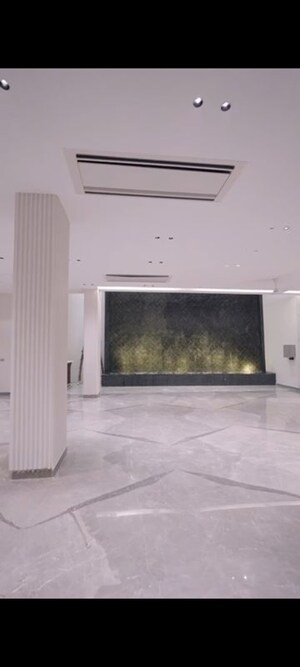 Room in 4 BHK Builder Floor at Hauz Khas Enclave – for Rent