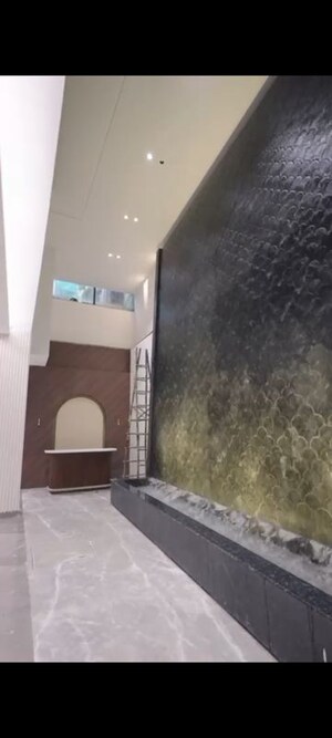 Furnished Amenities in 4 BHK Builder Floor at Hauz Khas Enclave – for Rent