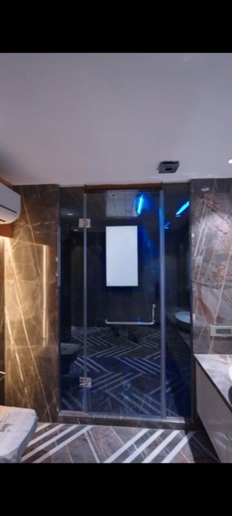 Bedroom, hauz khas enclave 4 Bedroom 1000 Sq.Yd. Builder Floor In Hauz Khas Enclave Delhi 10200024