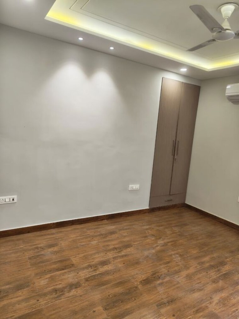 Room, sector 46 3 Bedroom 204 Sq.Yd. Builder Floor In Sector 46 Gurgaon 10200031