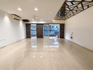 Room in 2 BHK Apartment at Hubtown Sunmist, Andheri East – for Rent