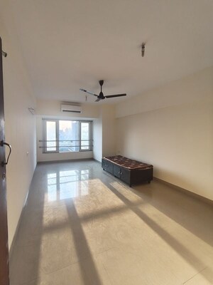 Room in 2 BHK Apartment at Mermit Tower, Lower Parel – for Rent